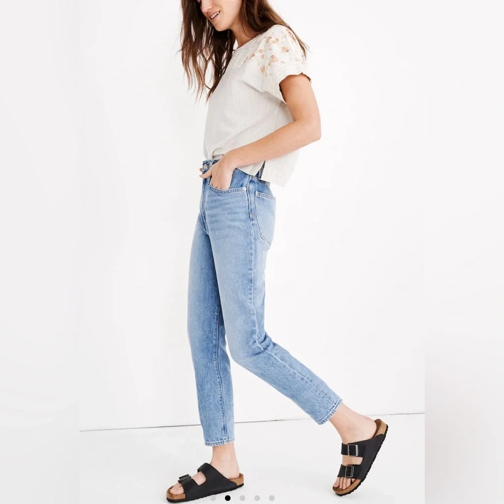Madewell The Mom Jean in Melva Wash size 26 - Picture 3 of 16